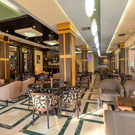 Prince Hotel Тирана Екстериор снимка