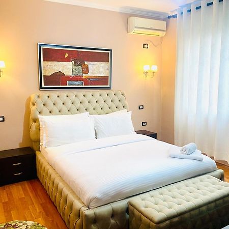 Prince Hotel Тирана Екстериор снимка