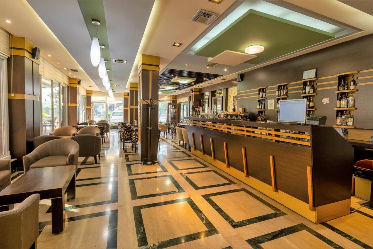Prince Hotel Тирана Екстериор снимка
