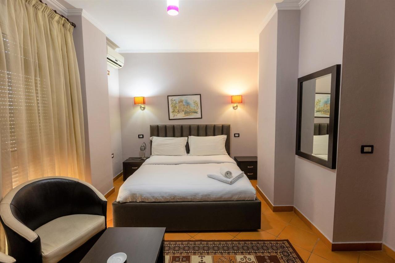 Prince Hotel Тирана Екстериор снимка