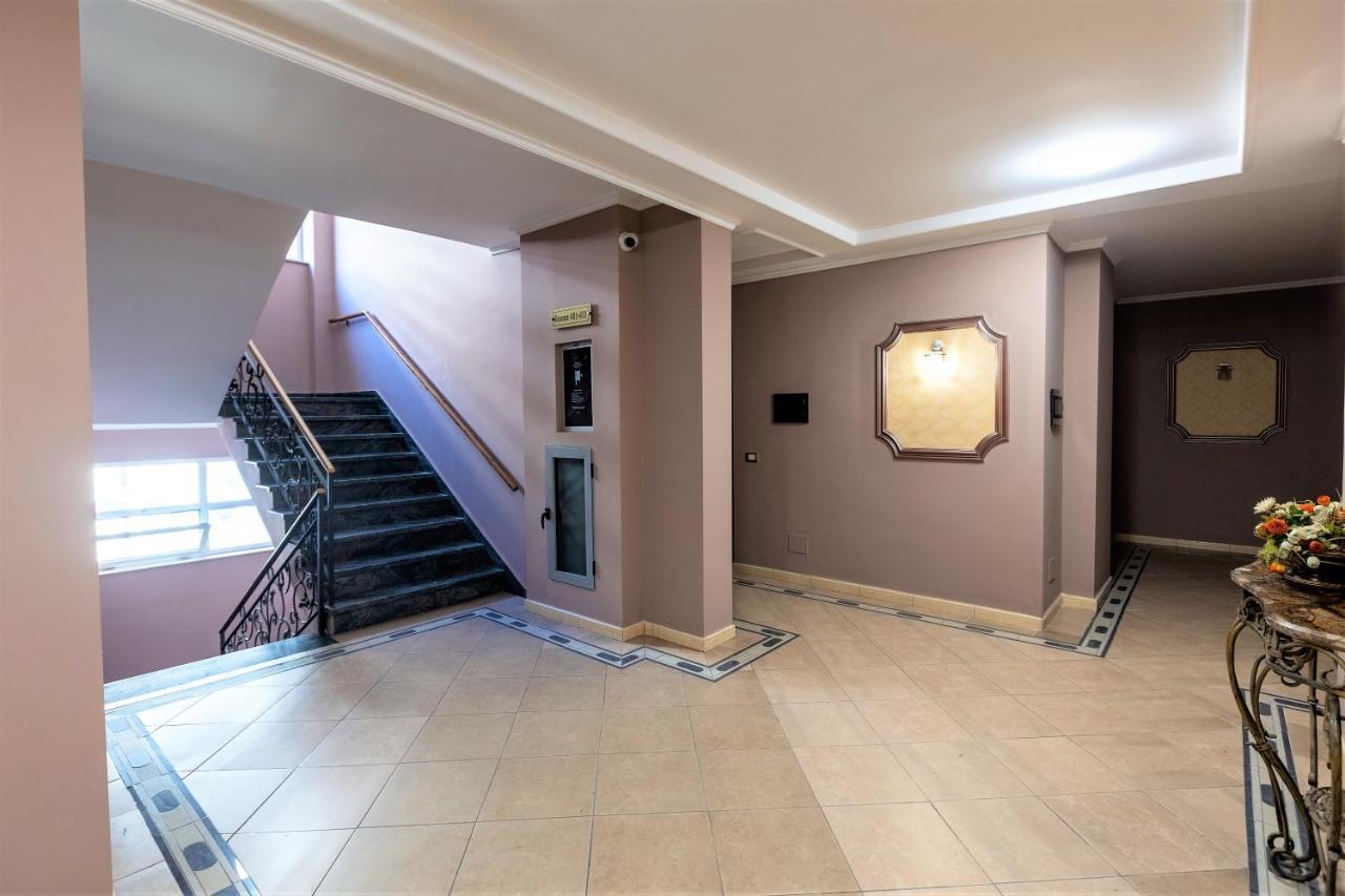 Prince Hotel Тирана Екстериор снимка