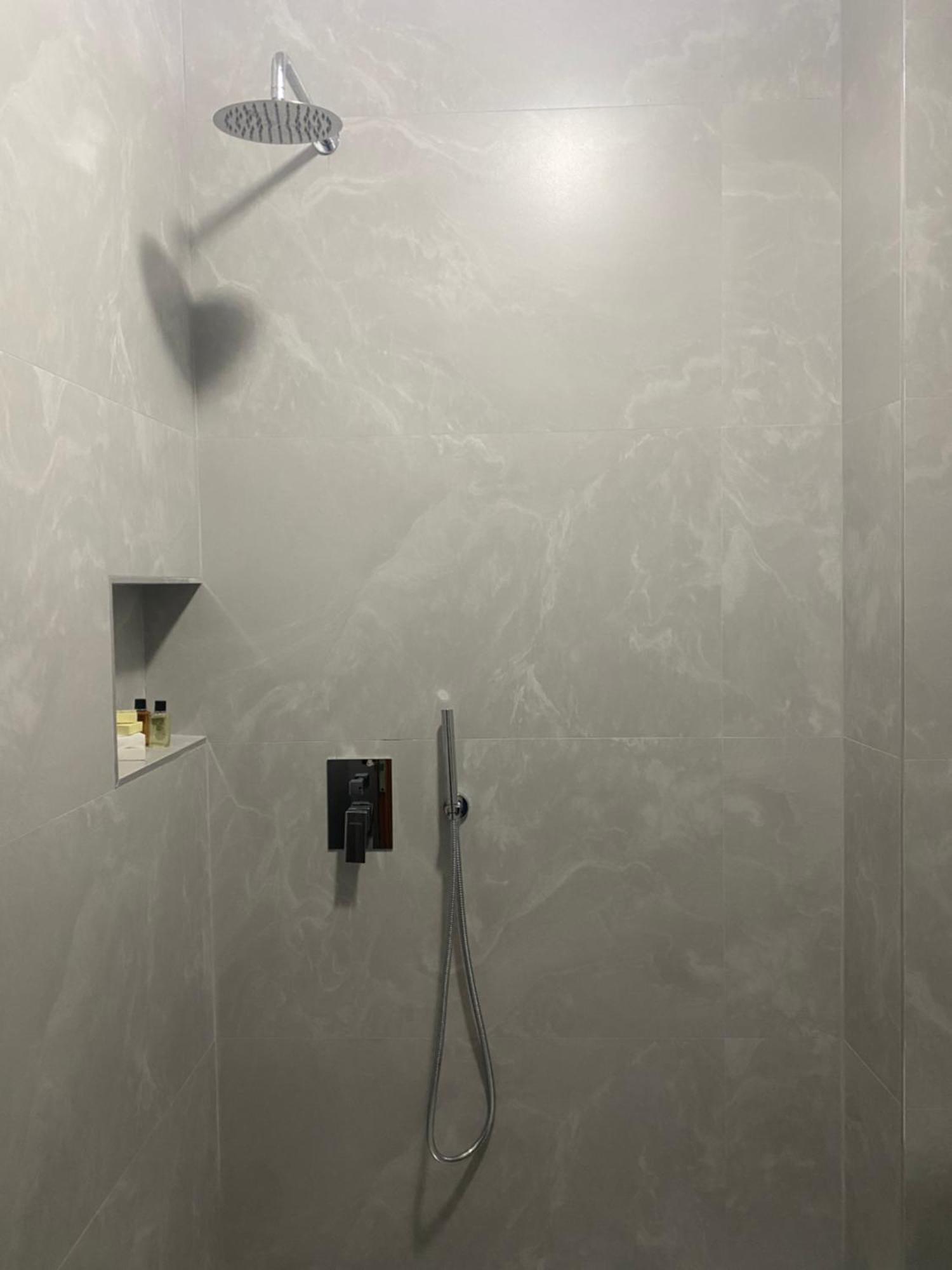 Prince Hotel Тирана Екстериор снимка