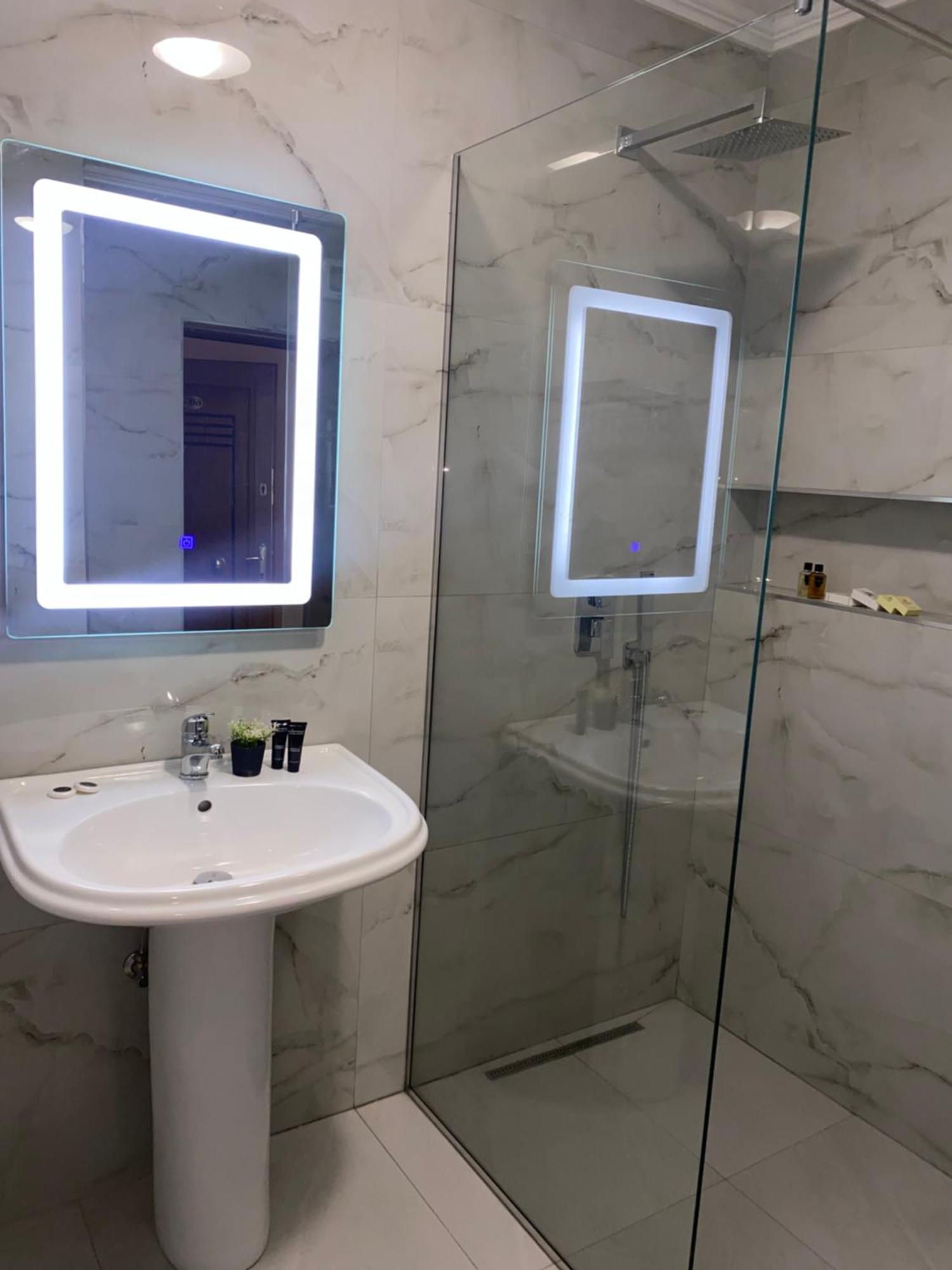 Prince Hotel Тирана Екстериор снимка