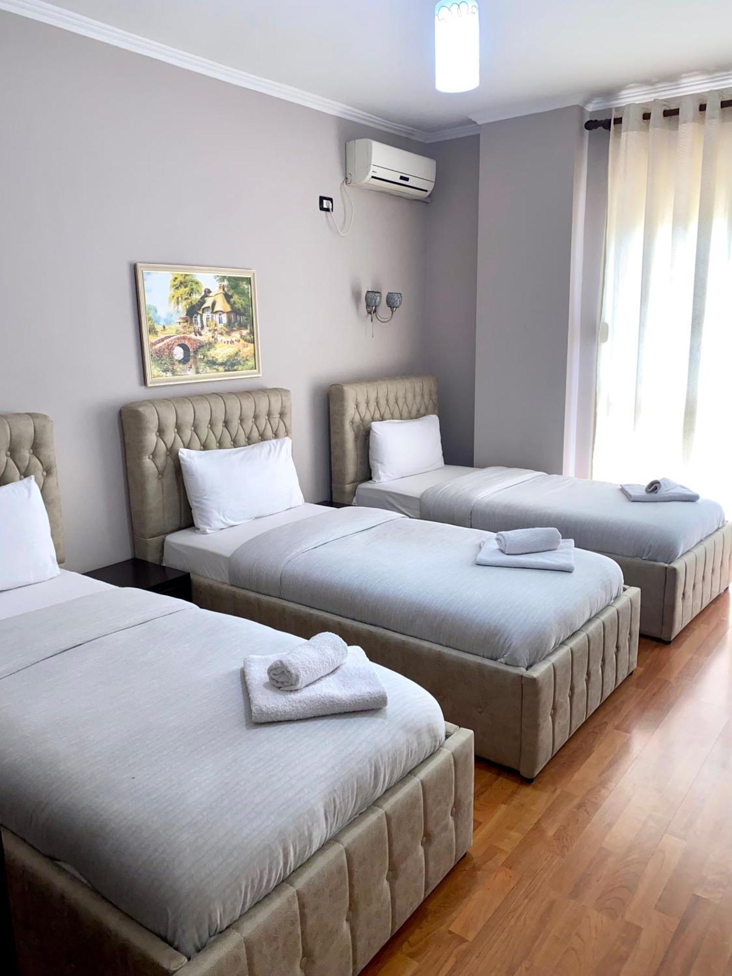 Prince Hotel Тирана Екстериор снимка