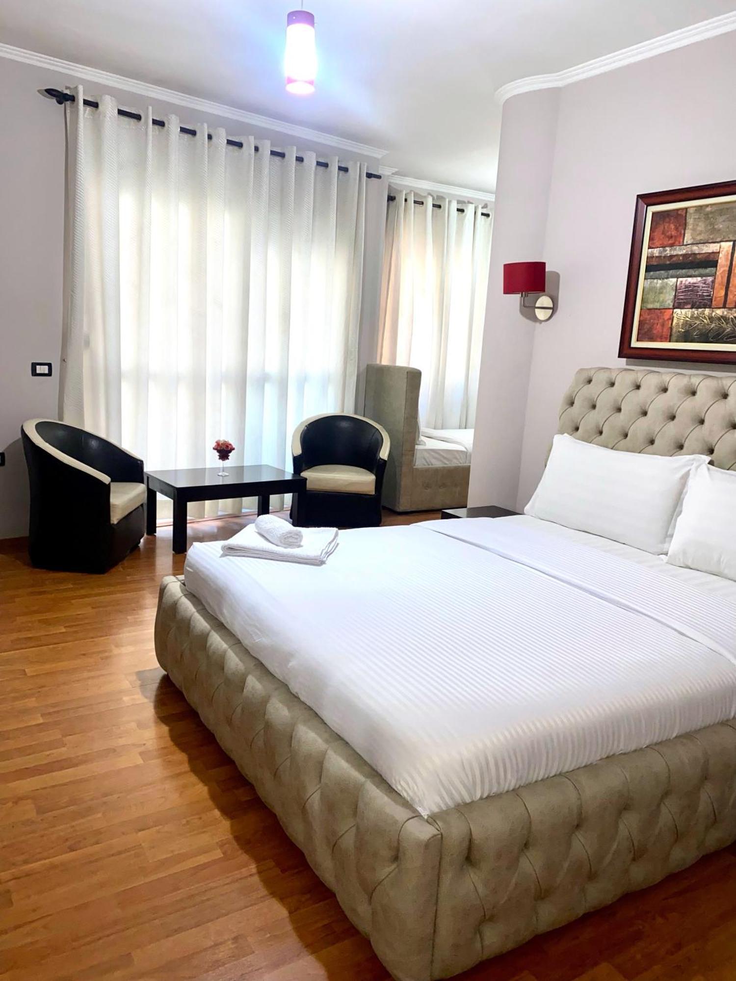Prince Hotel Тирана Екстериор снимка